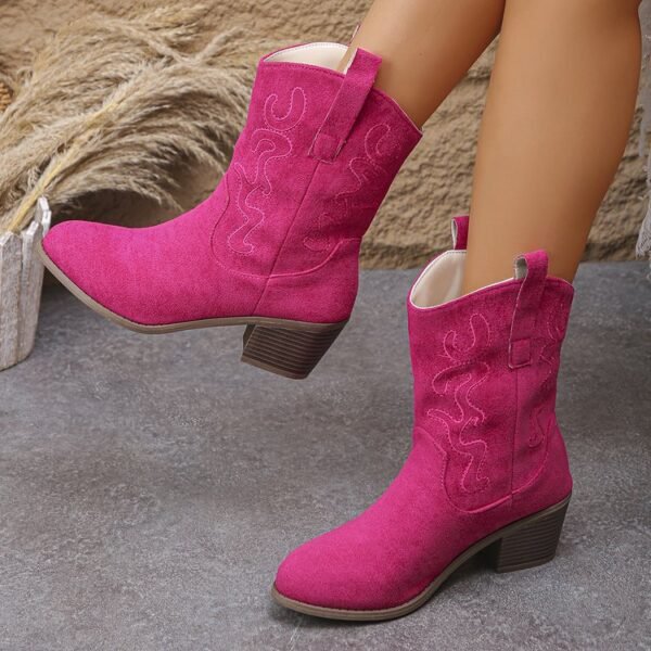 2025 New Retro Pointed Toe Western Cowboy Style Plus Size Embroidered Women's Ankle Boots